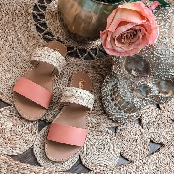 🌸 Cute Sandal Slides! 🌸 - Picture 2 of 3